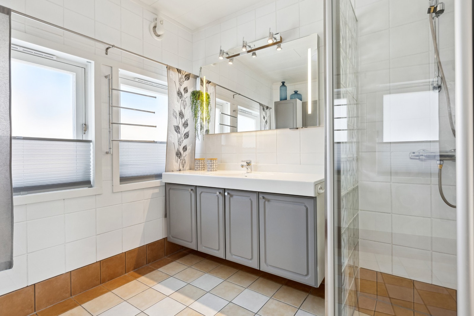 Badet oppe er koselig innredet. Galleribilde
