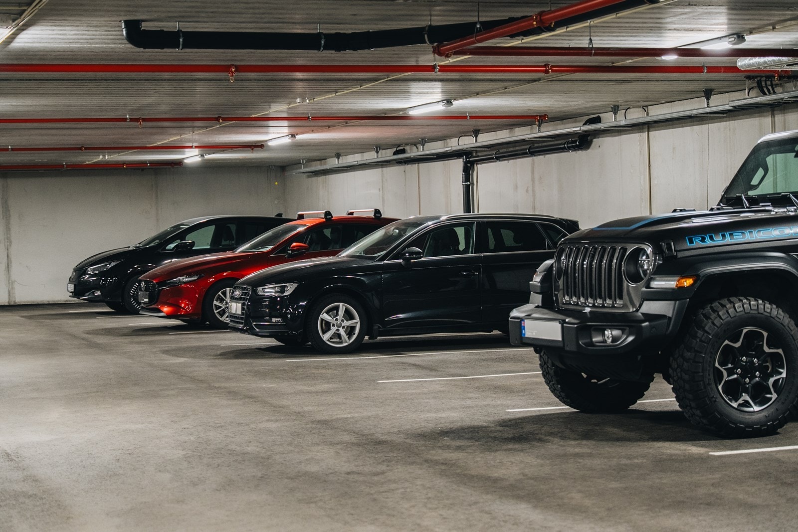 Fast parkering i lukket garasjeanlegg Galleribilde