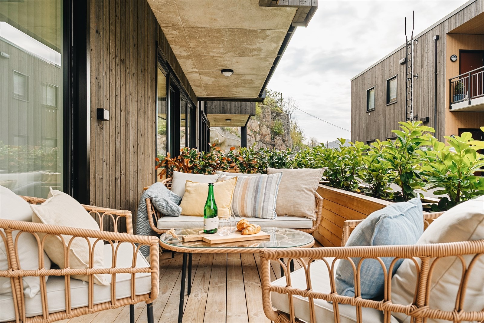 Fra stuen er det utgang til en deilig terrasse Galleribilde