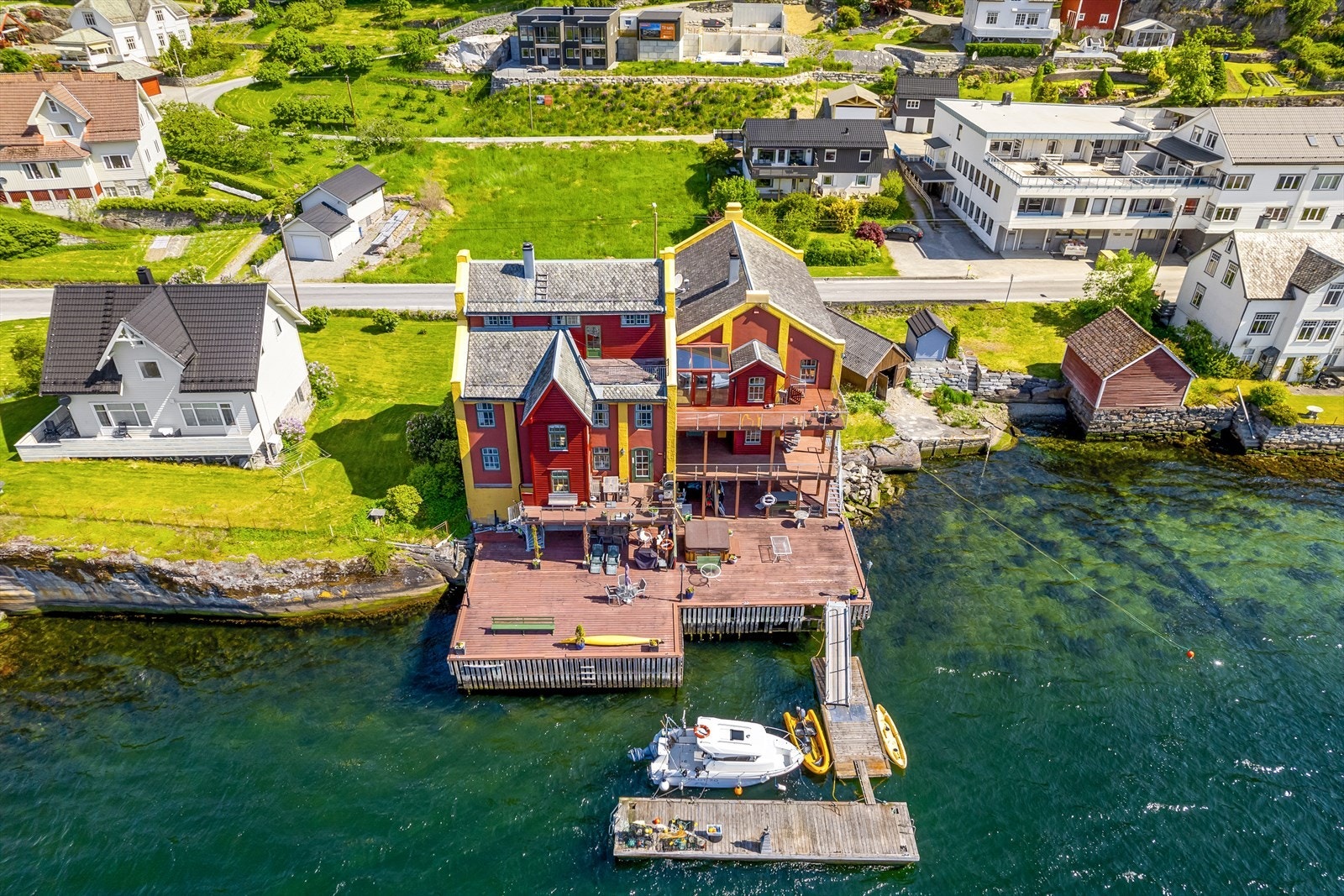 Bygget var opprinneleg ei mølle bygd tidleg på 1900- talet. Her er det kombinert det gamle, ærverdige med det modene. Galleribilde