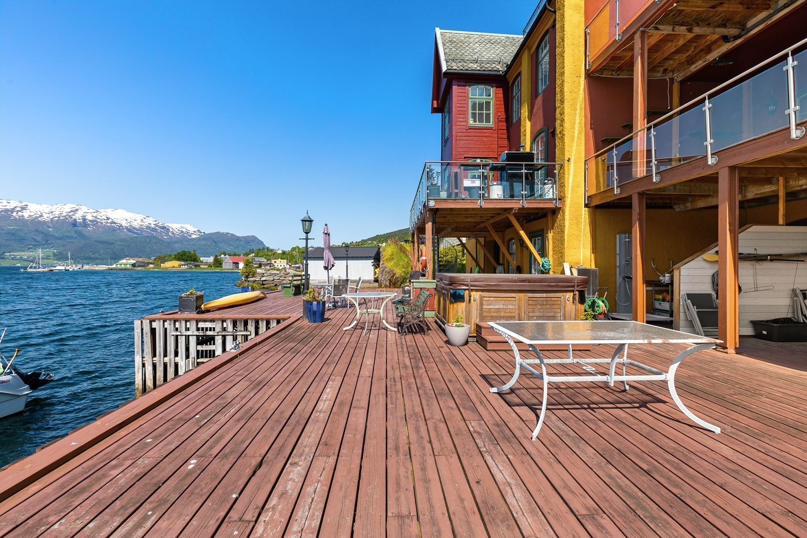 ... med Jacuzzi... Galleribilde