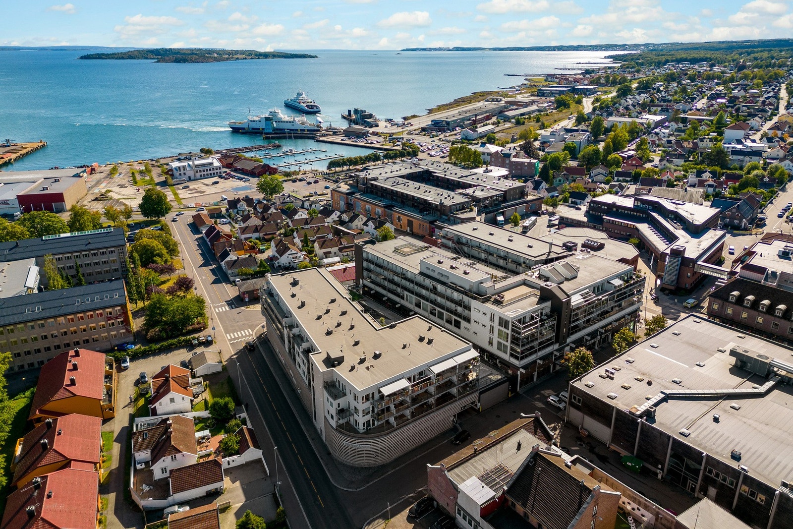 I havneområdet kan man nyte en bedre middag og god drikke. Galleribilde