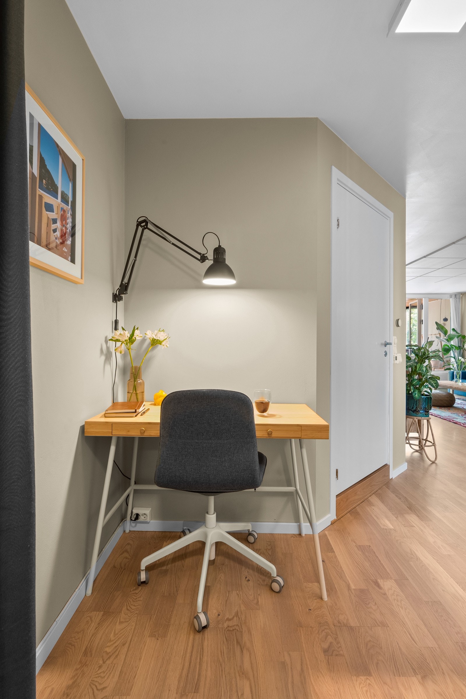 Fin sone for hjemmekontor. Galleribilde