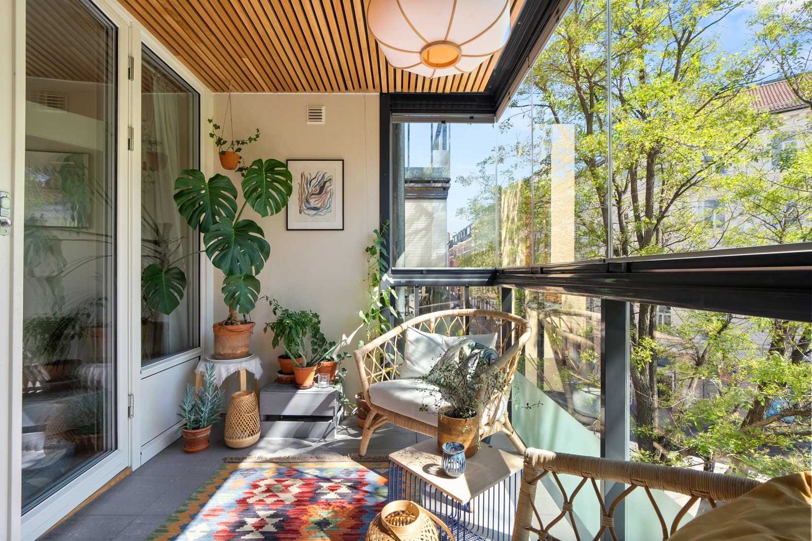 Balkongen er vendt mot sydvest og byr på gode solforhold. Galleribilde