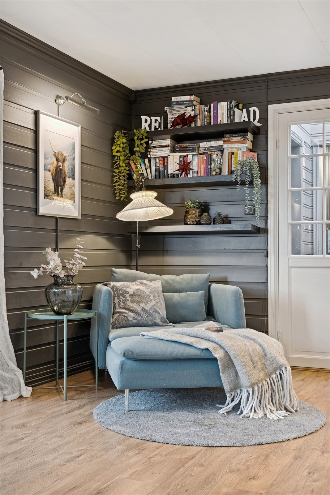 Her er det god plass til flere sittegrupper. Galleribilde