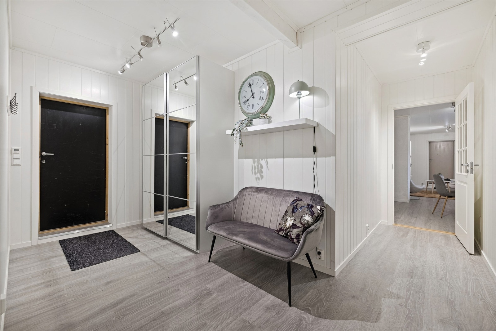 Kjelleren ble lekkert pusset opp i 2015, og har adkomst både innenfra og utenfra. Galleribilde