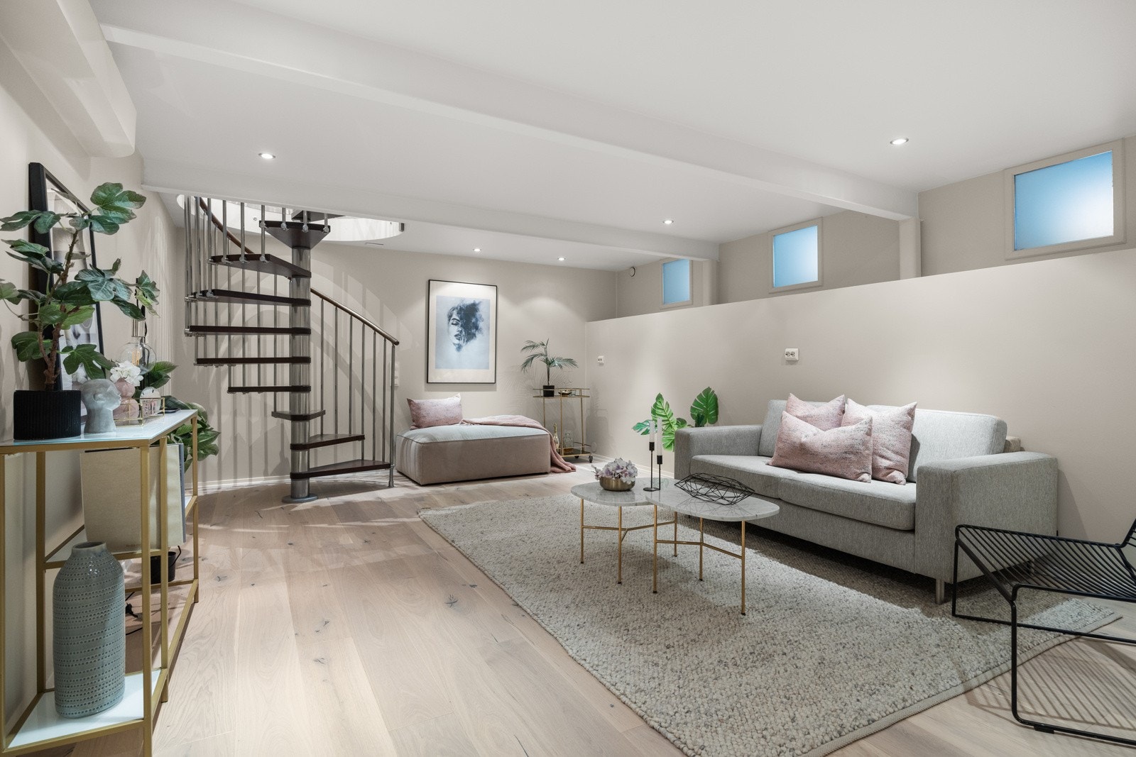 - Stort, luftig rom på hele 22 m², perfekt som tv-stue, hjemmekino etc - Galleribilde