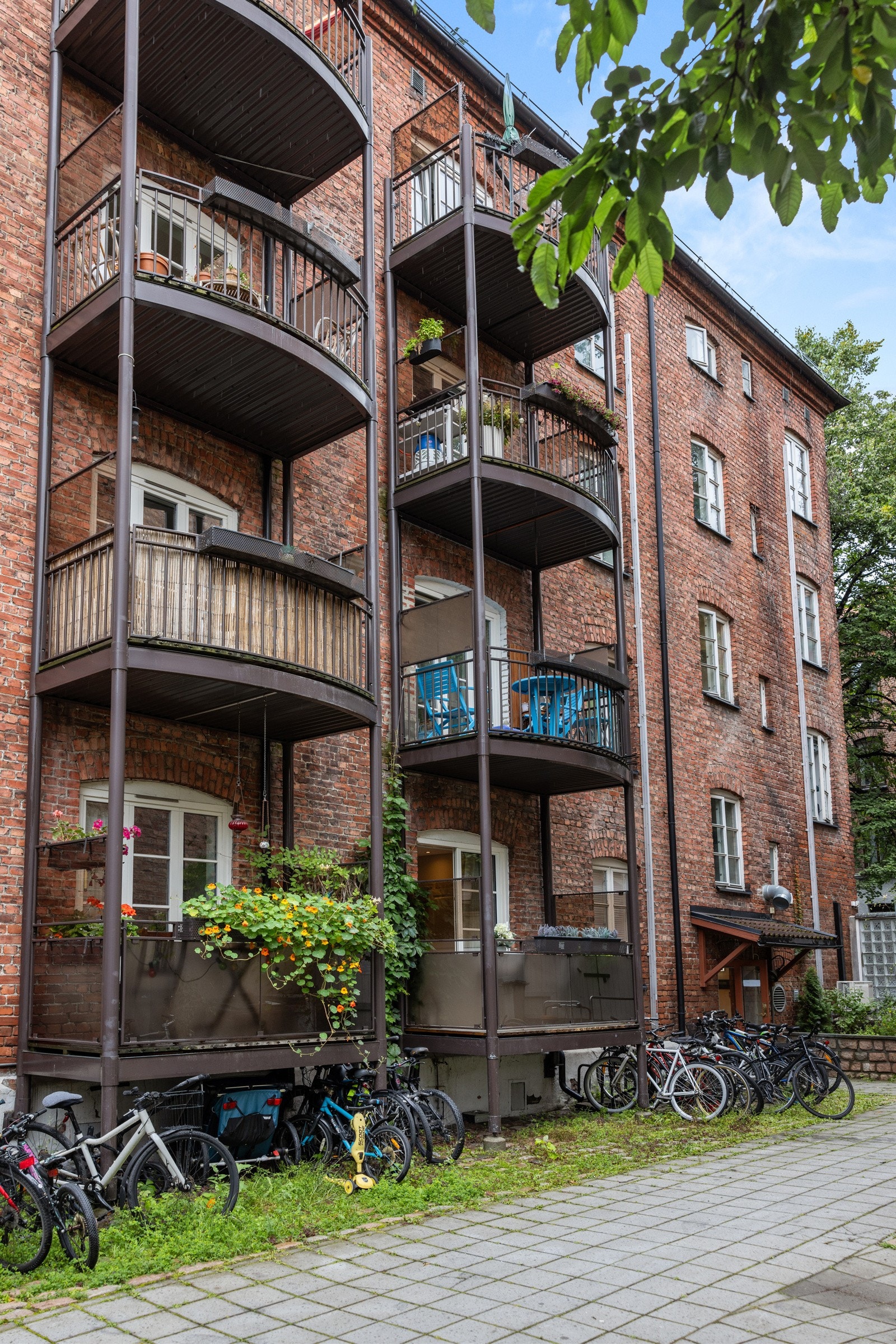 - Fasade sett fra indre gårdsrom - Galleribilde