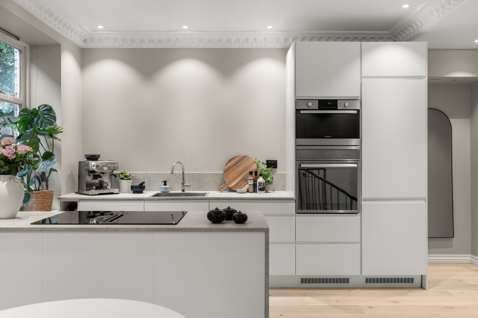 - Lyst, romslig og moderne Epoq-kjøkken fra 2016, oppgradert 2023 - Galleribilde