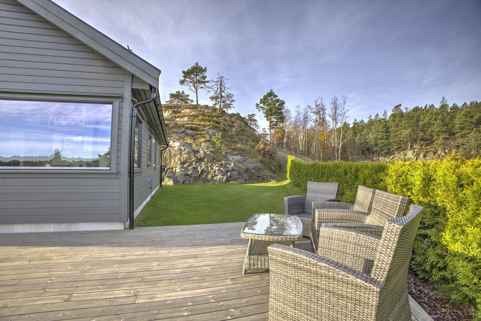 Flott plen på baksiden hvor man kan nyte kveldssola Galleribilde