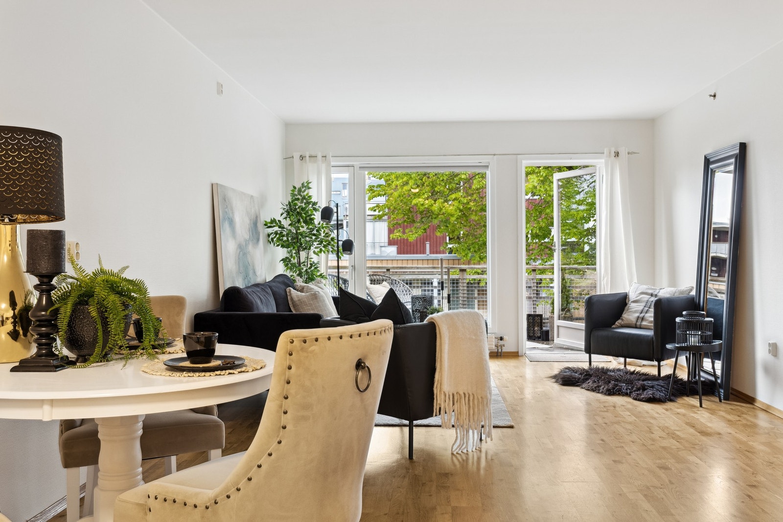 Borettslaget ligger innerst i en blindvei, så her bor man i rolige omgivelser. Galleribilde