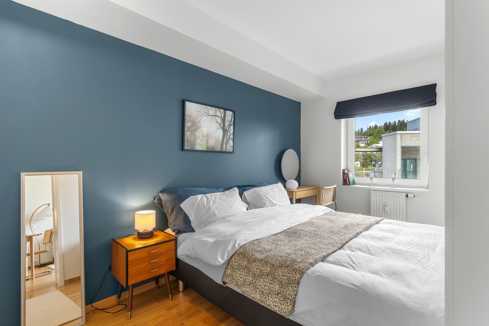 Soverommet er på 10 m² og har god plass til dobbeltseng og garderobe. Galleribilde