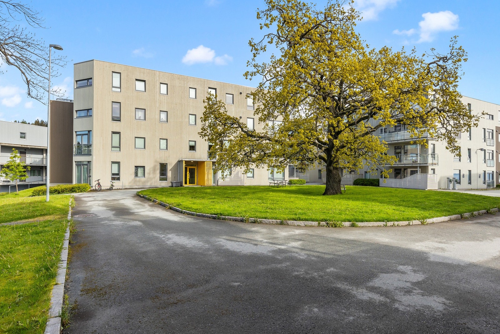 Uteområde. Galleribilde