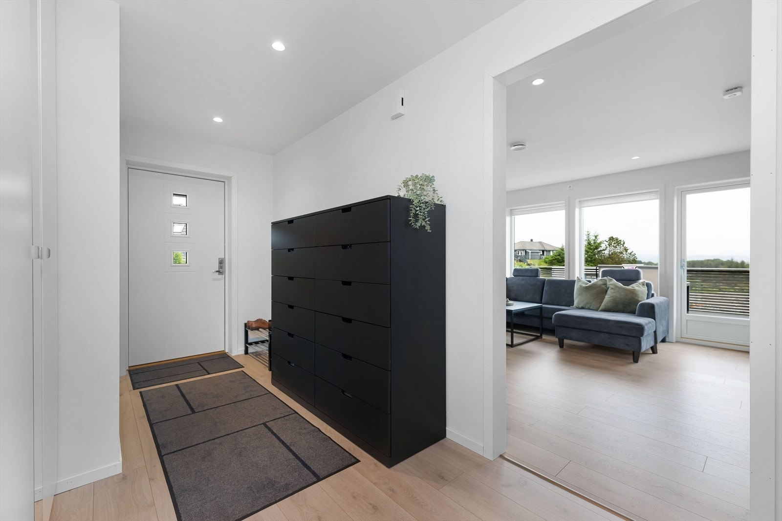 Entré/gang med god plass for yttertøy. Galleribilde