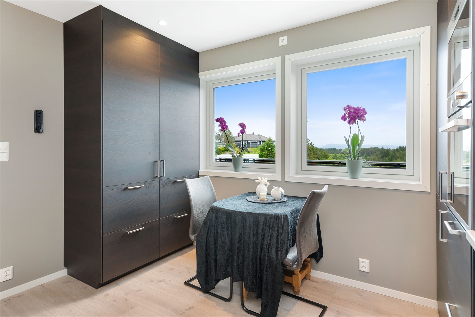 Her er det også rom for kjøkkenbord for den som ønsker det. Galleribilde