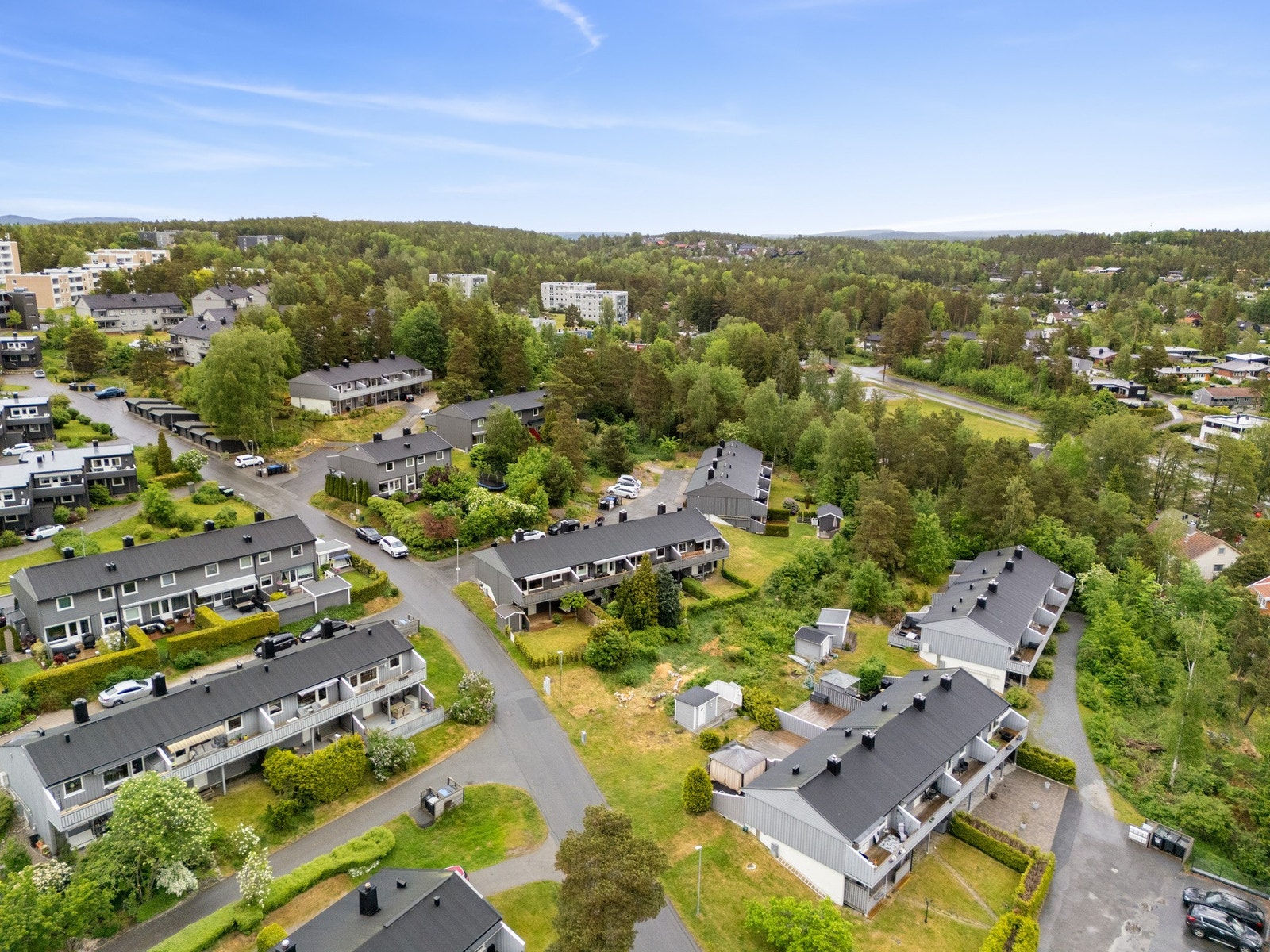 Det er ca. 400 meter til bussholdeplass. Galleribilde