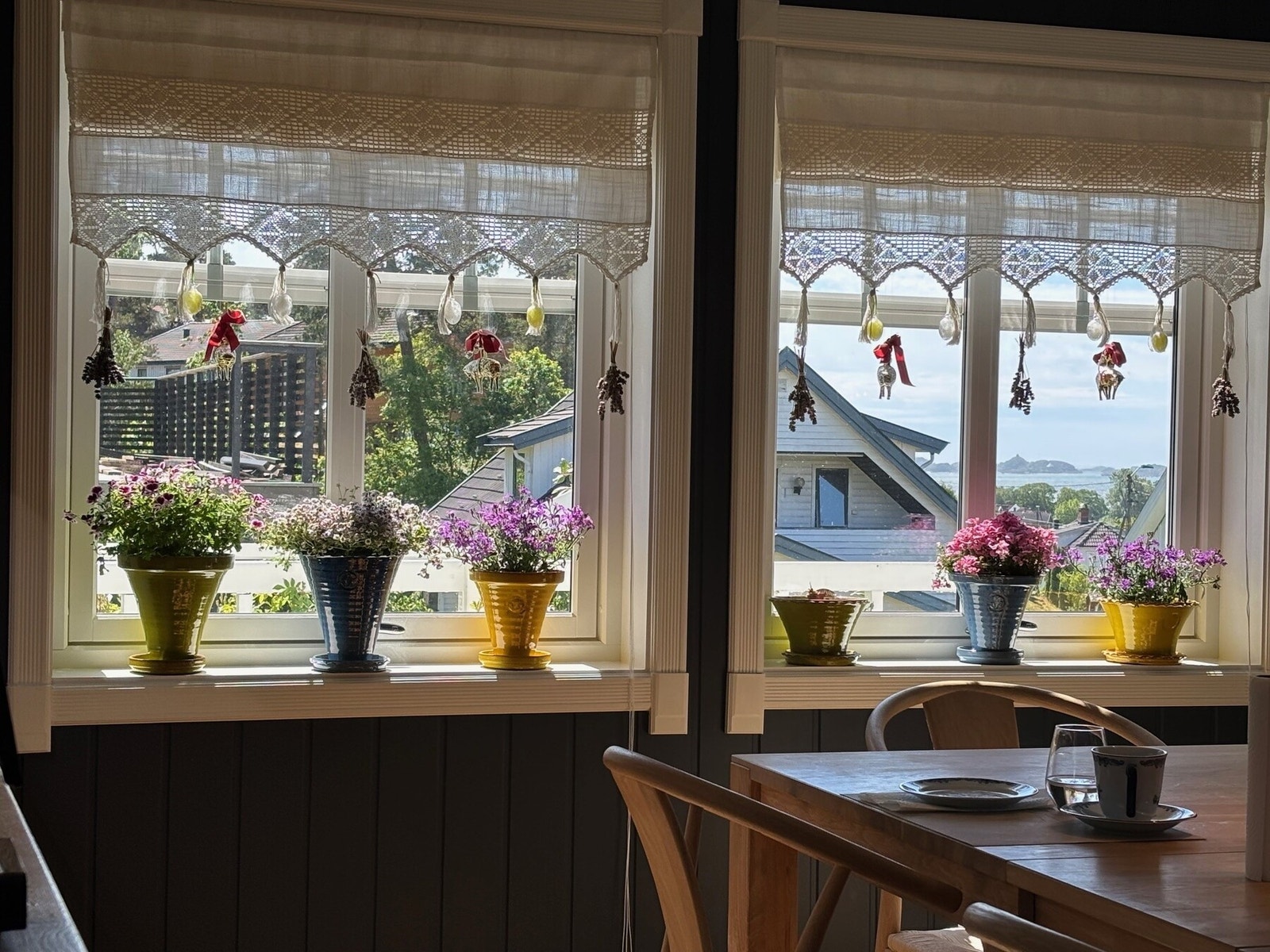 Havutsikt fra frokostbordet Galleribilde