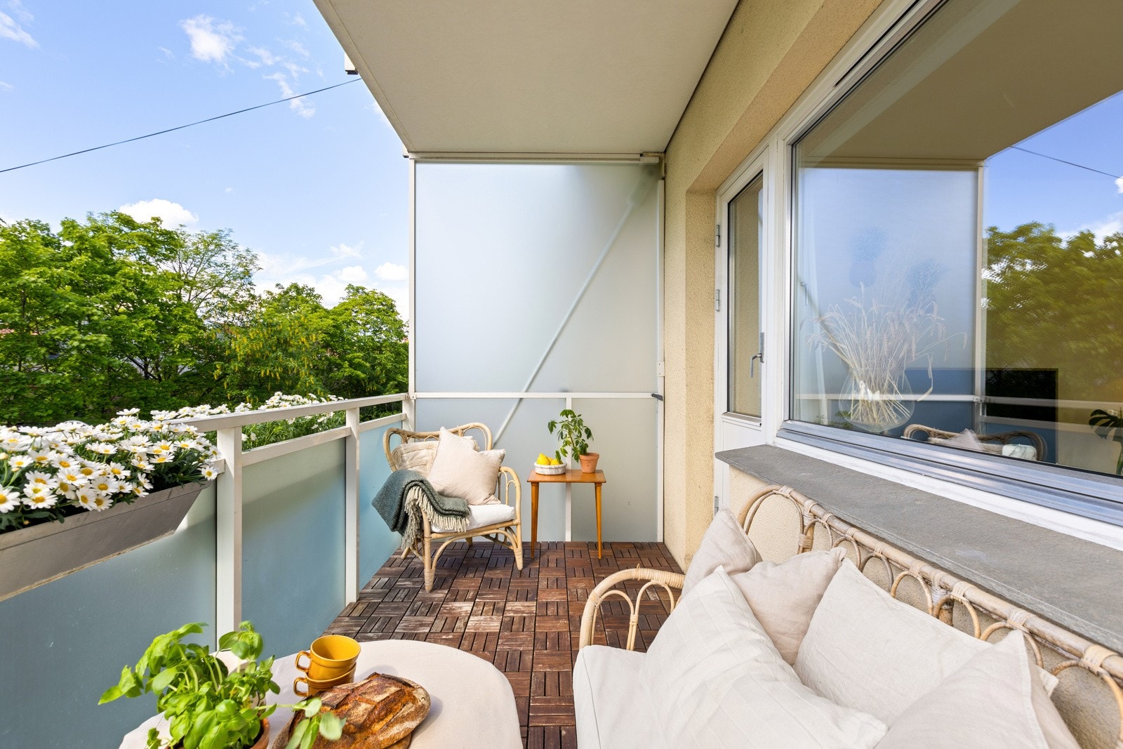 Fra stue er det utgang til en romslig, vestvendt balkong på 7 kvm. Galleribilde