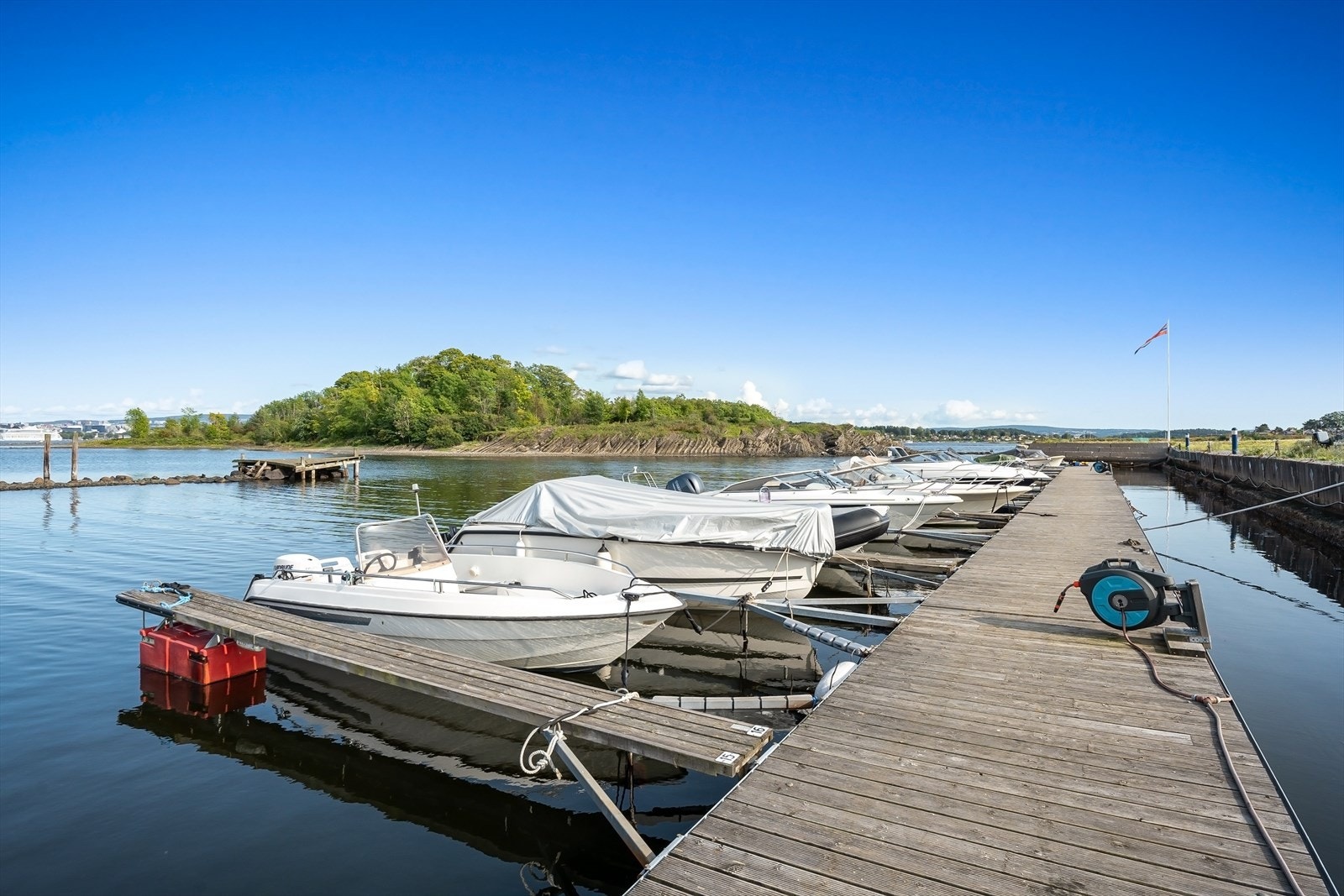 Båtplass til båt opp til maks 30 fot medfølger Galleribilde