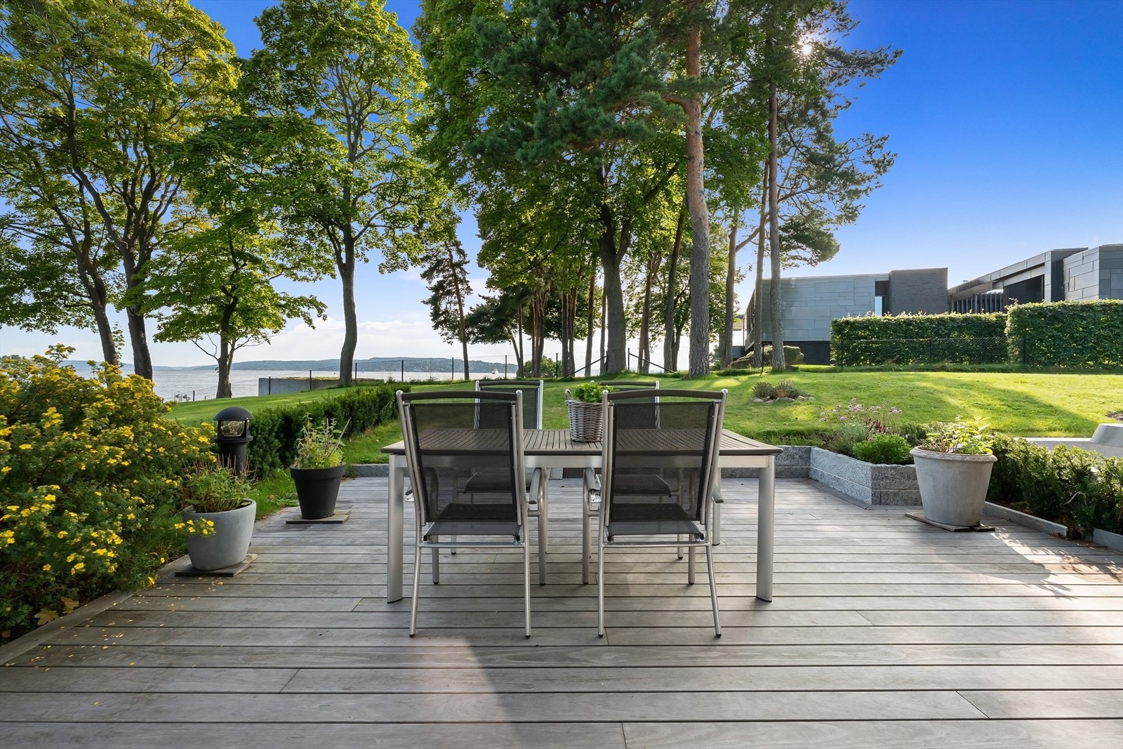 Unik uteplass med fantastisk utsikt Galleribilde