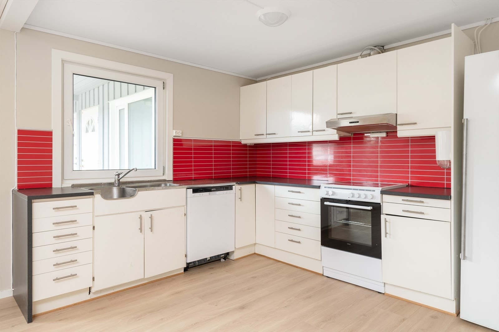 Takstmann har gjort en tilstandsvurdering i forbindelse med salg og vurdert kjøkkenet til tilstandsgrad 1. Galleribilde