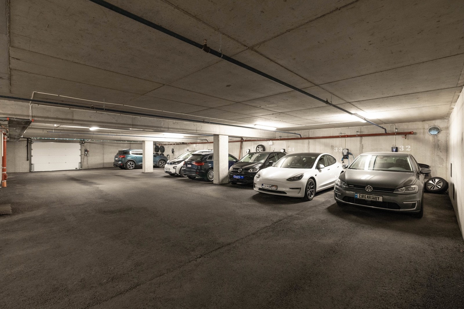 Her har du fast parkeringsplass med el-billader, og heis opp til leiligheten fra garasjen. Galleribilde
