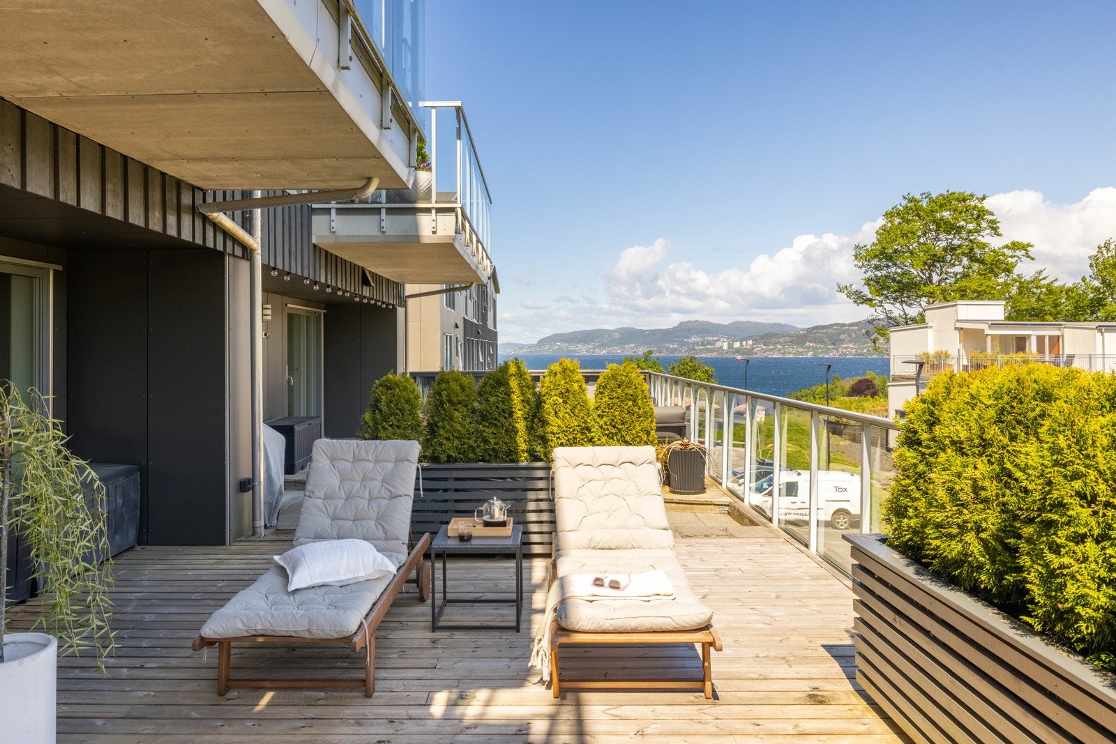 Det perfekte samlingsstedet for venner og familie en sommersdag. Galleribilde
