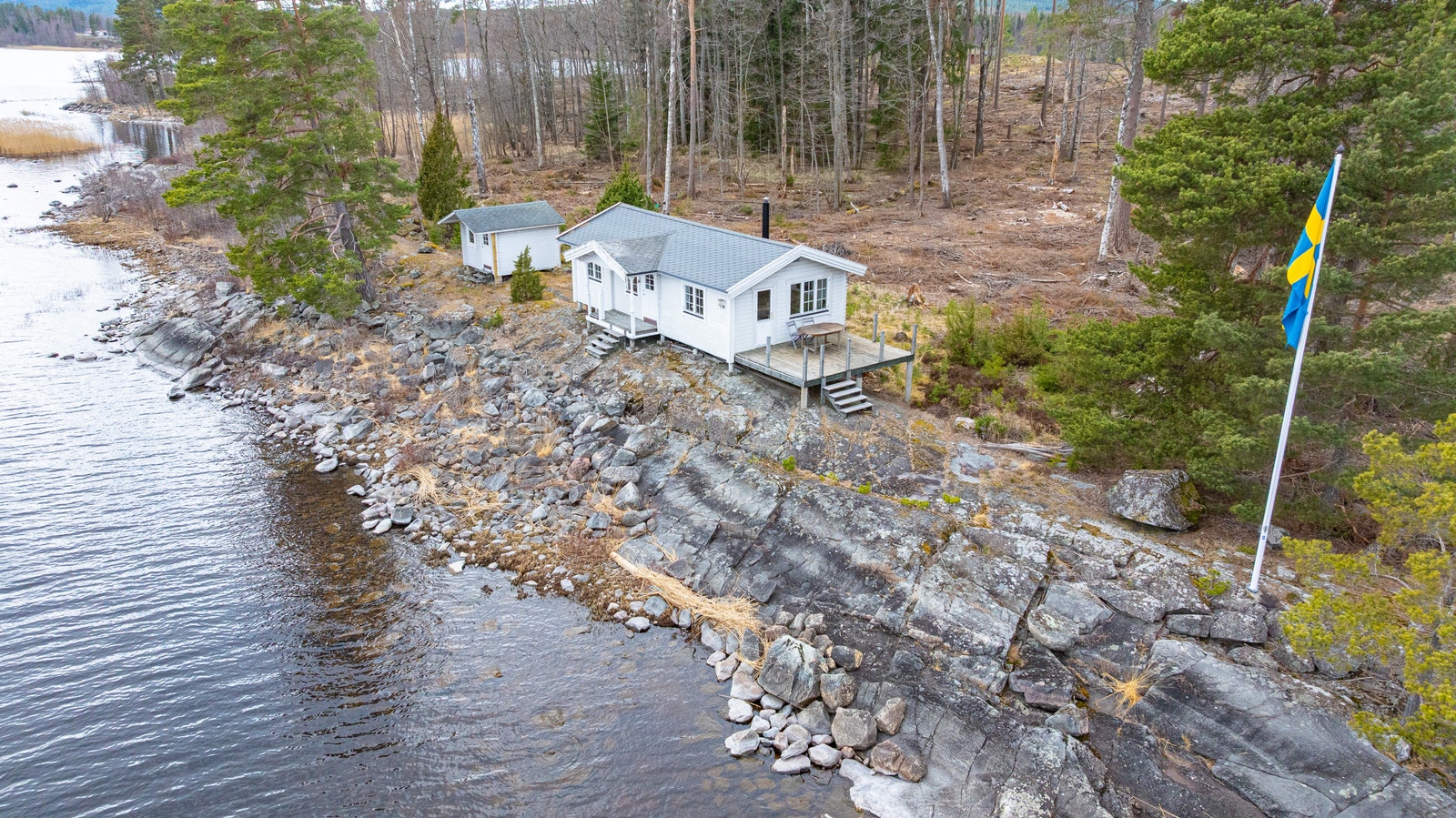 Nyare fritidhuset på ön Galleribilde