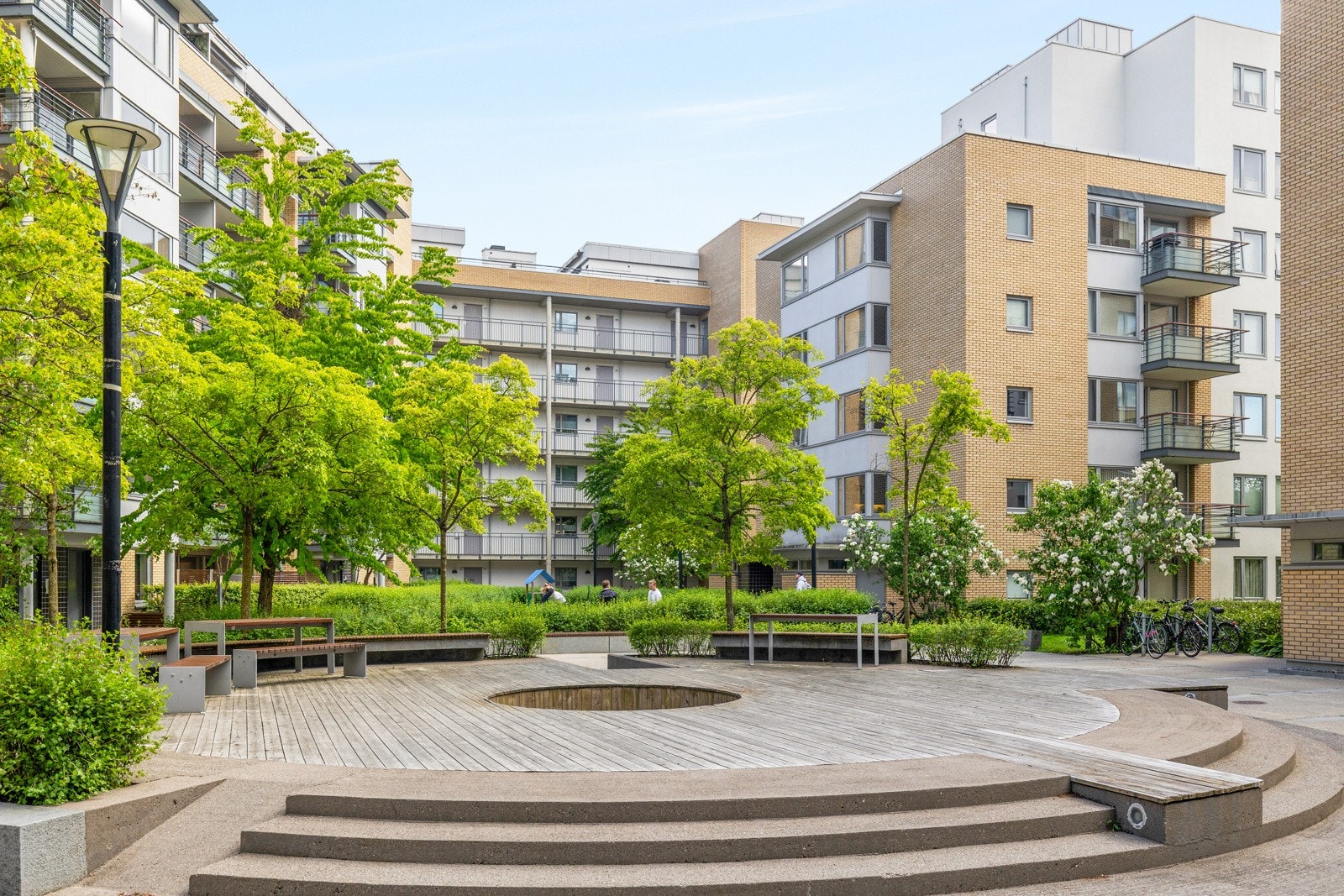 Leiligheten har en attraktiv beliggenhet i Nydalen. Her bor du i rolige omgivelser, samtidig som du har kort vei til en rekke servicetilbud. Galleribilde