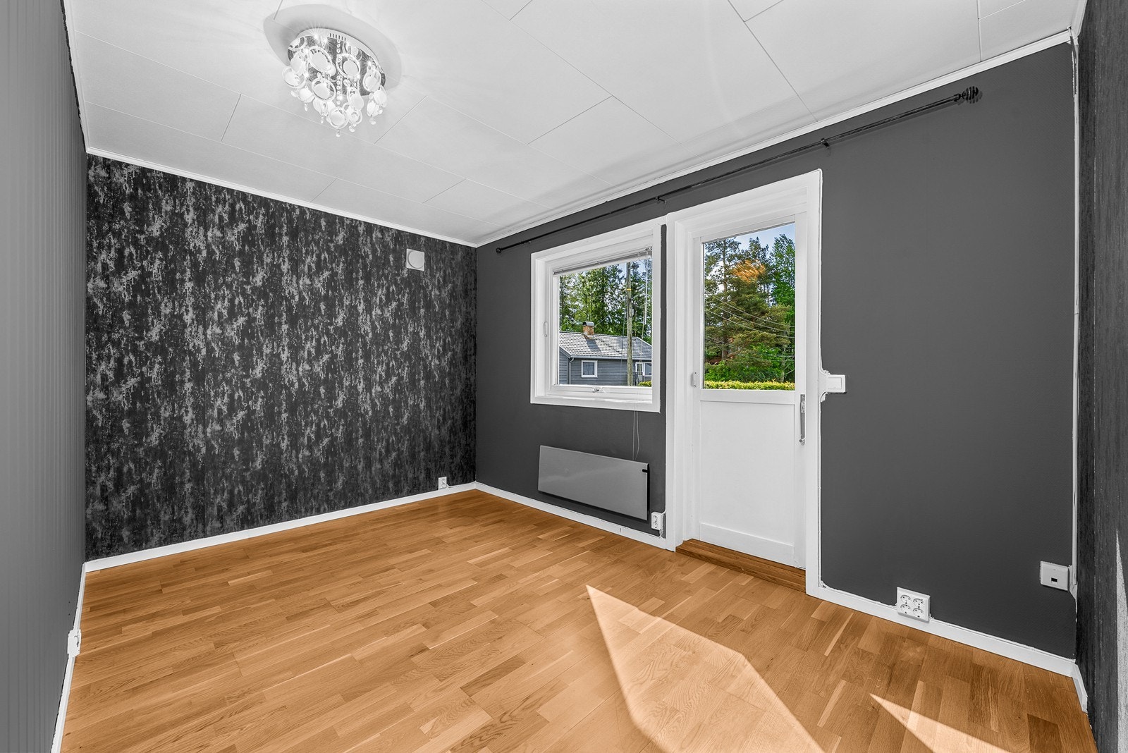 Soverom 3 med utgang til veranda Galleribilde