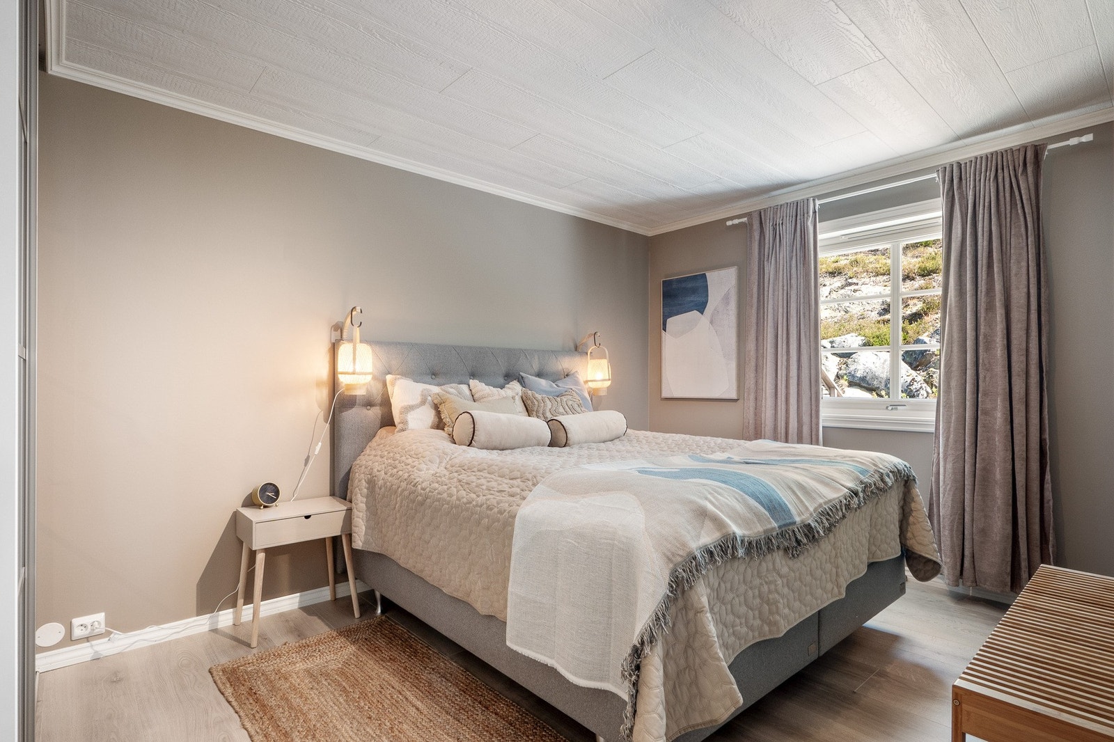 Boligen har tre romslige soverom. Galleribilde