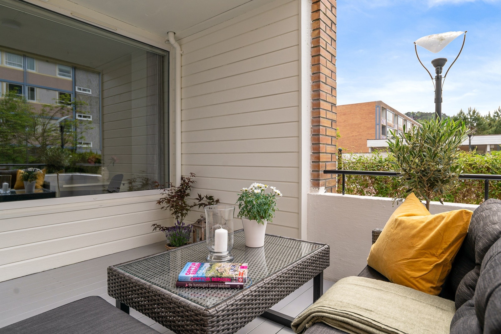 - Deler av balkongen er overbygd - Galleribilde