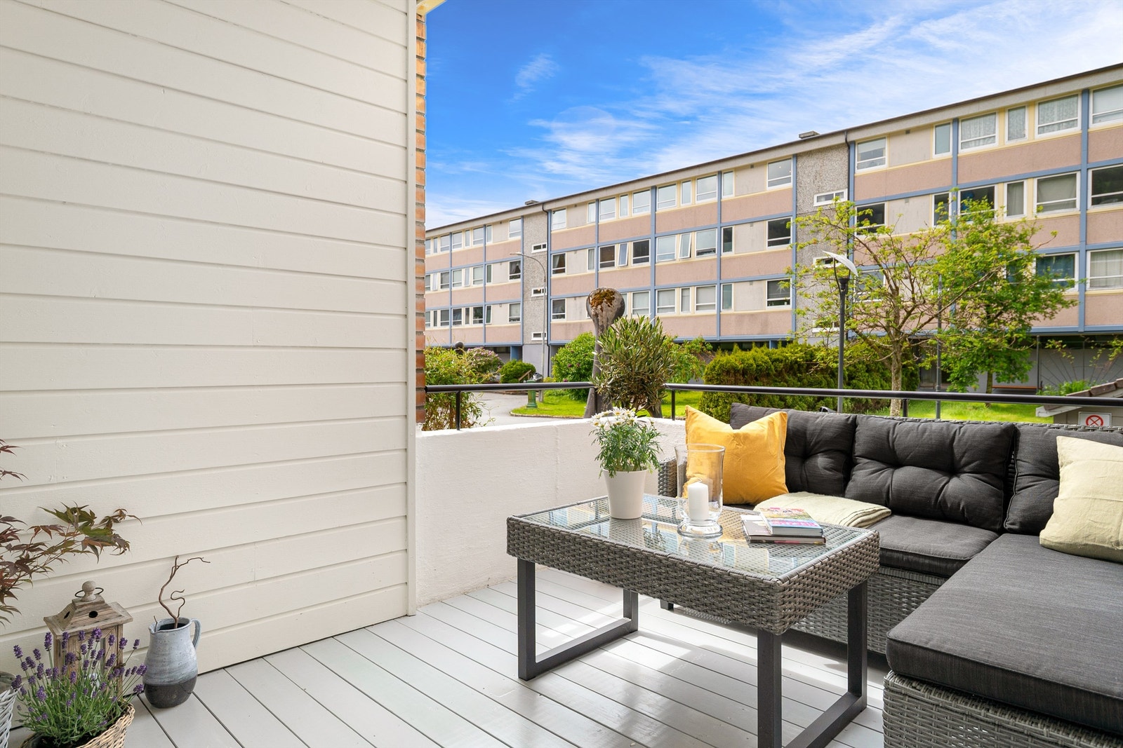 - Utgang fra stue til vestvendt balkong på ca. 8 m2 - Galleribilde