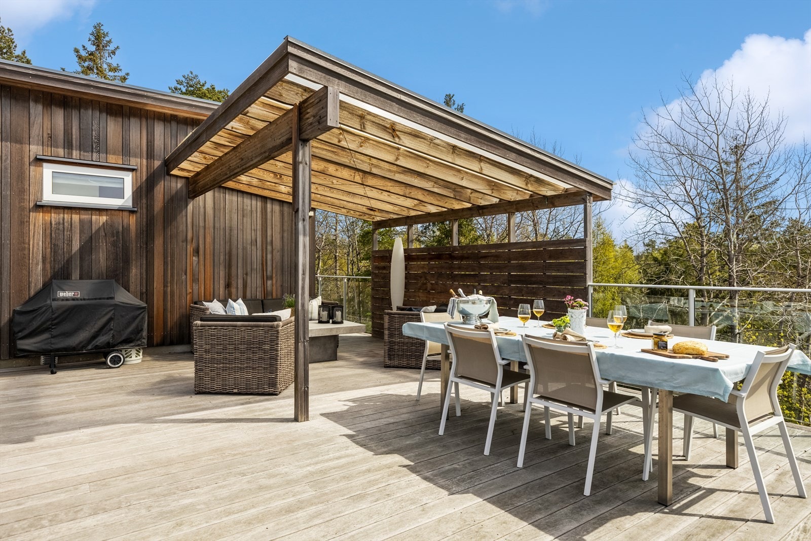 Overbygd del av terrassen. Galleribilde