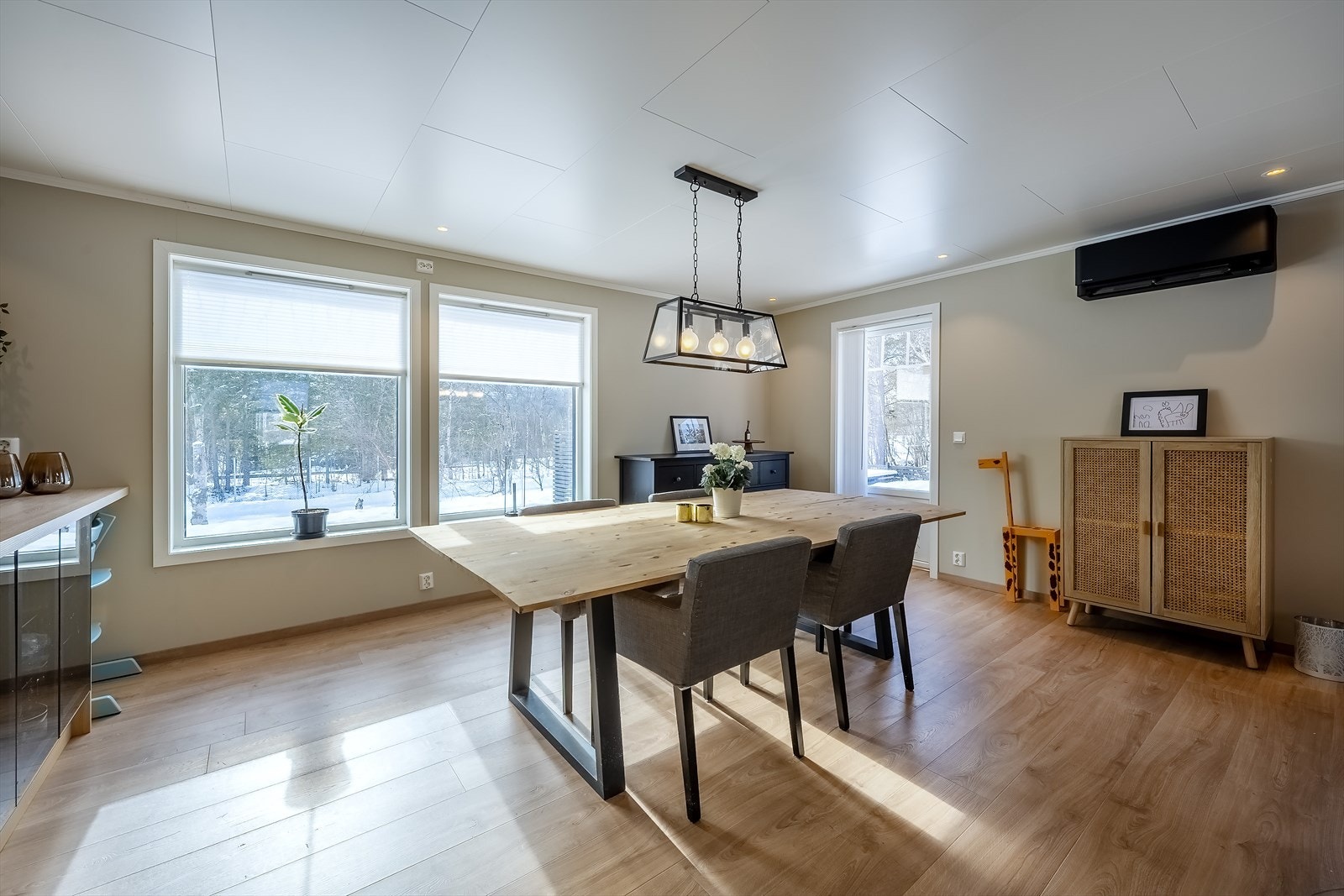 Spisestue (1. etasje) Galleribilde