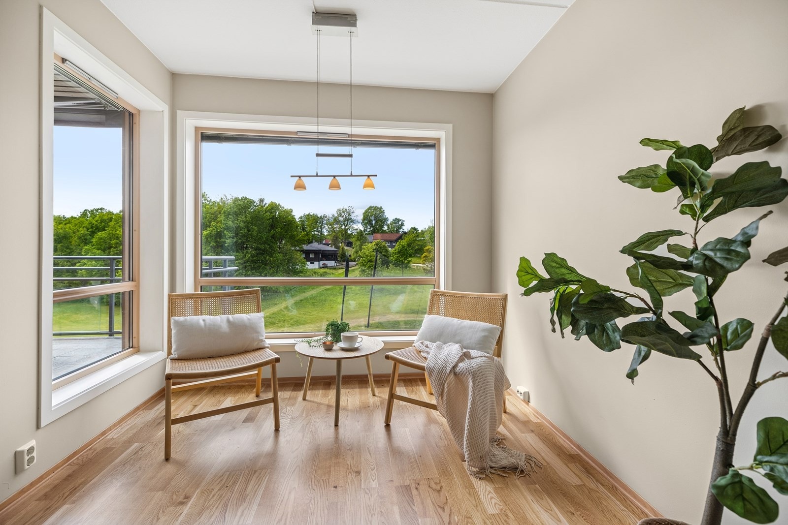 Tiltalende 2-roms leilighet med flott beliggenhet ca 3 km nordøst for Drøbak sentrum. Galleribilde