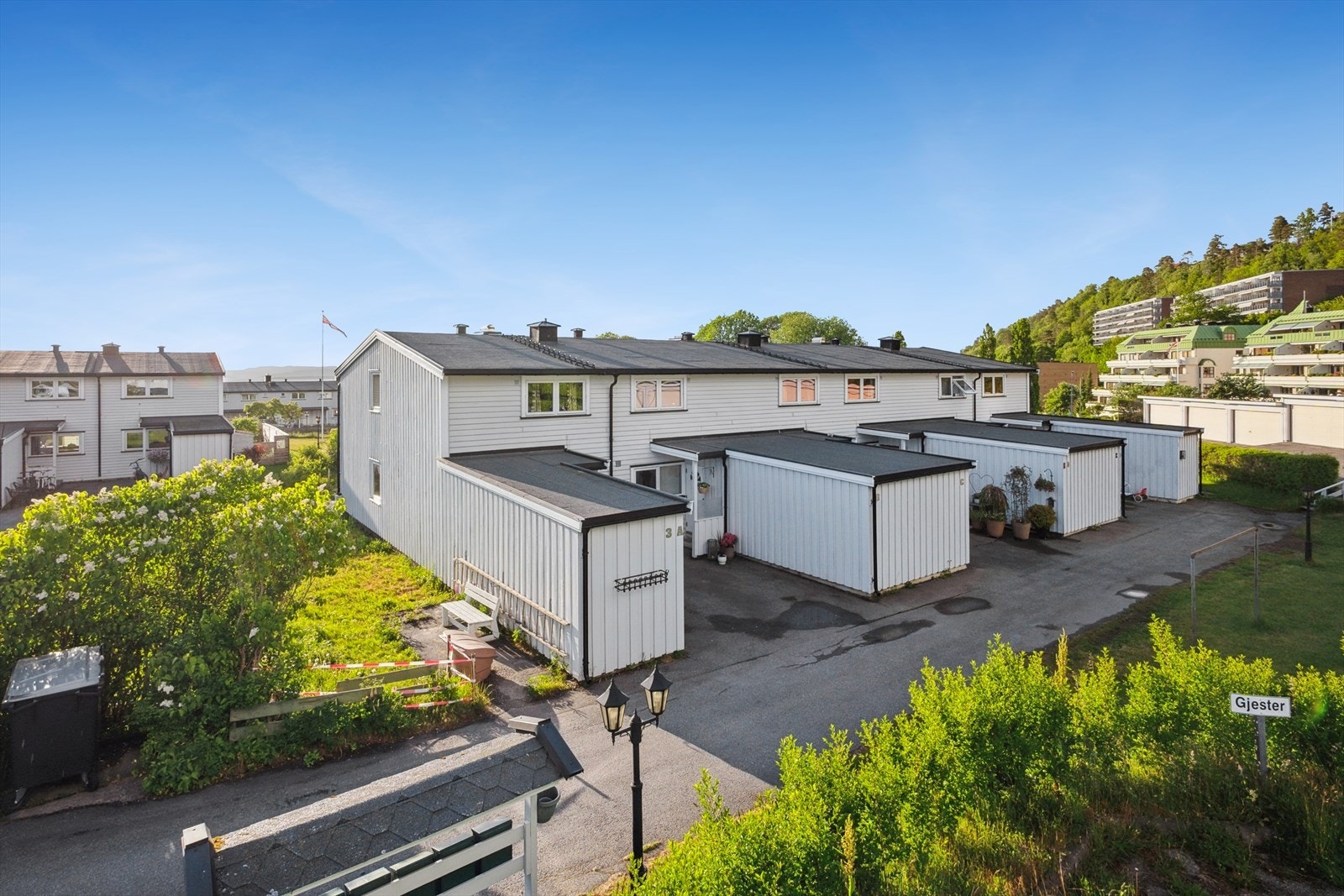 Engfaret har en rolig og barnevennlig beliggenhet på Refsnes Jeløya. Her har du nærhet til strender, flott natur og de fleste fasiliteter. Galleribilde