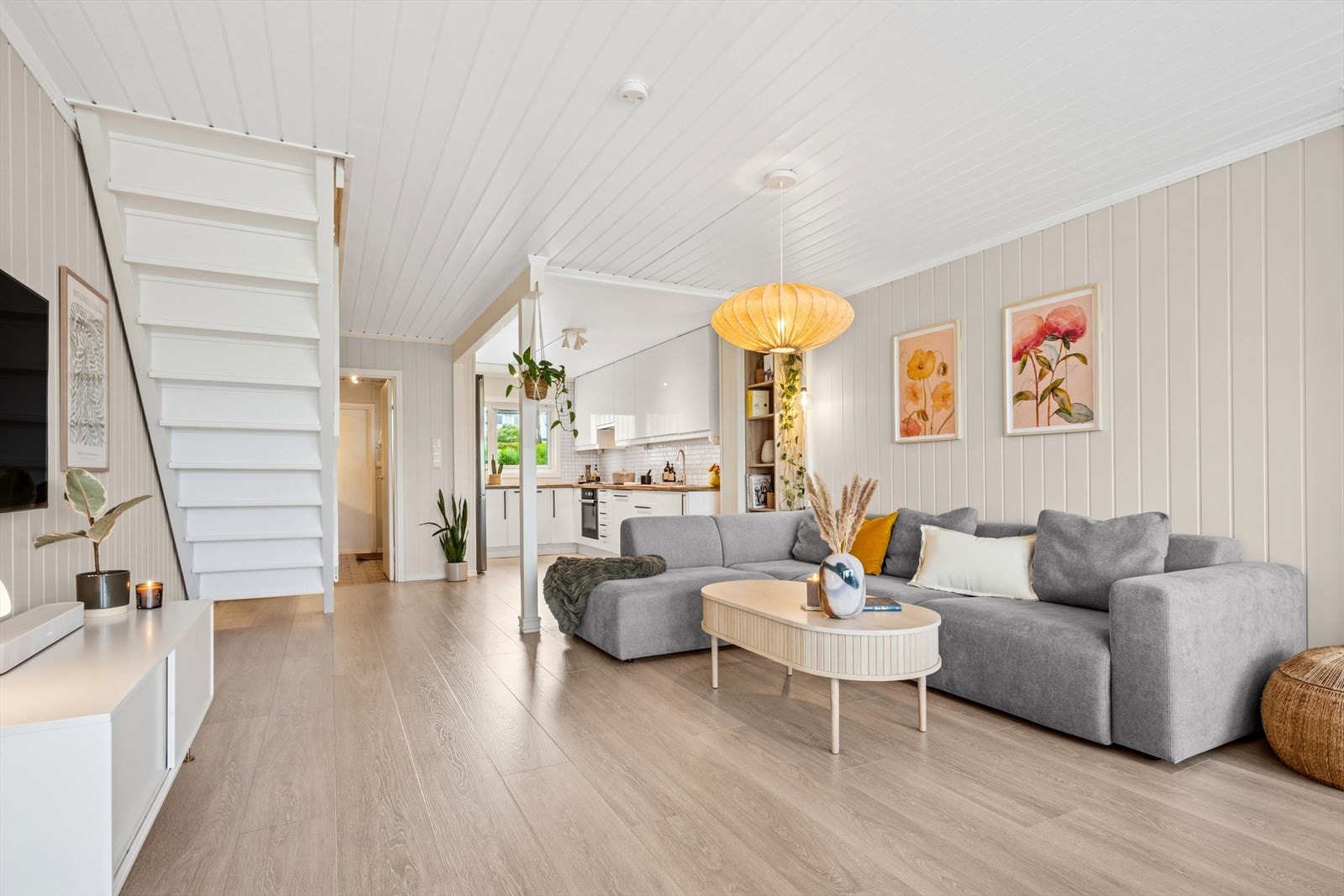 Her får man god plass til sofagruppe og tilhørende møblement. Galleribilde