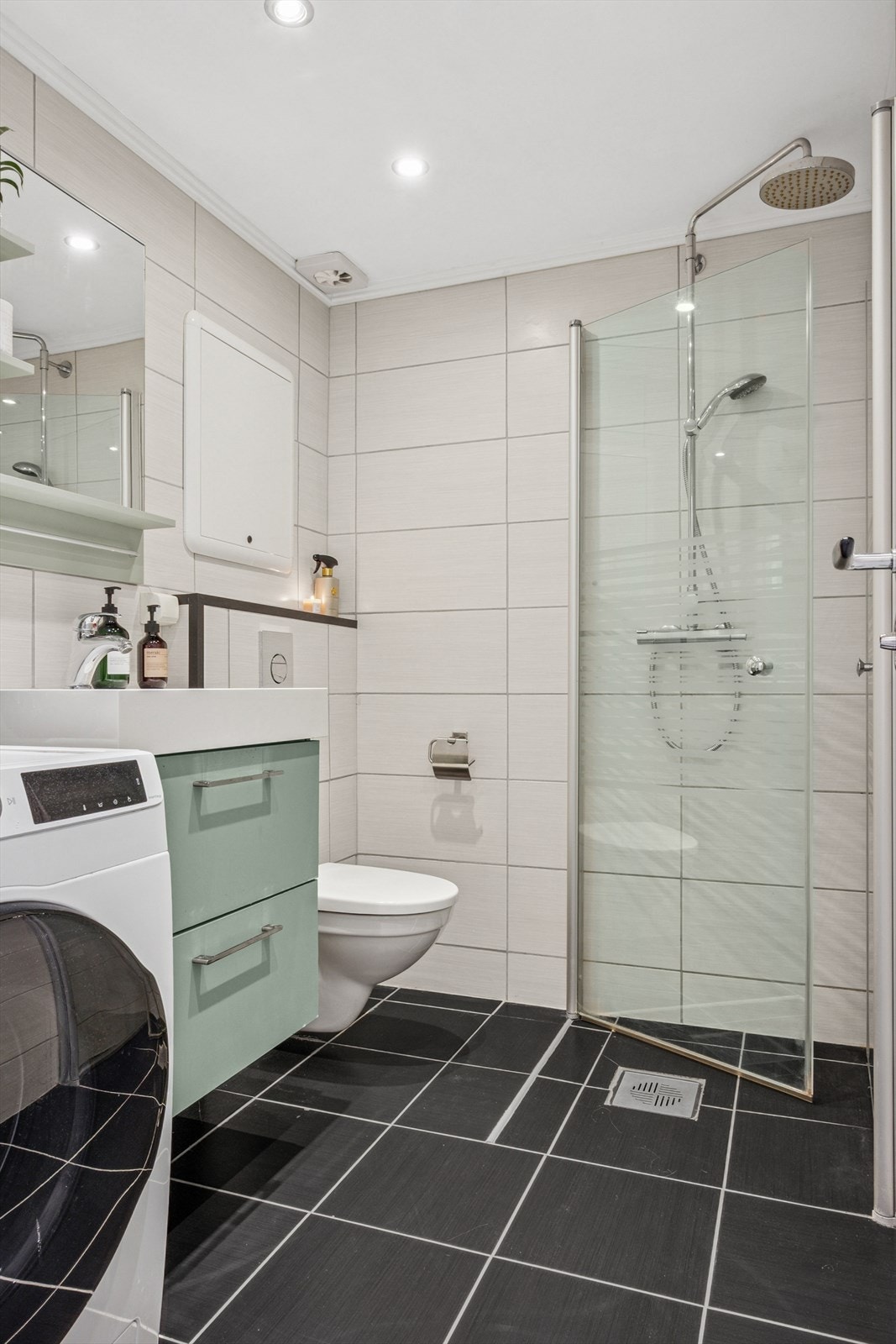 Det er varmekabler i gulvet på begge badene. Galleribilde