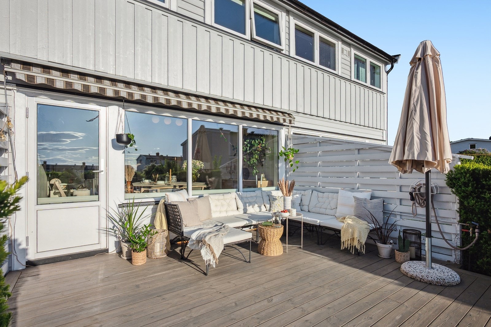 Godt med plass til utemøbler. Galleribilde