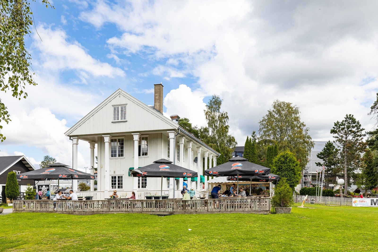 Kafé Utsikten, et hyggelig serveringssted i grønne omgivelser ved Ekeberg. Galleribilde