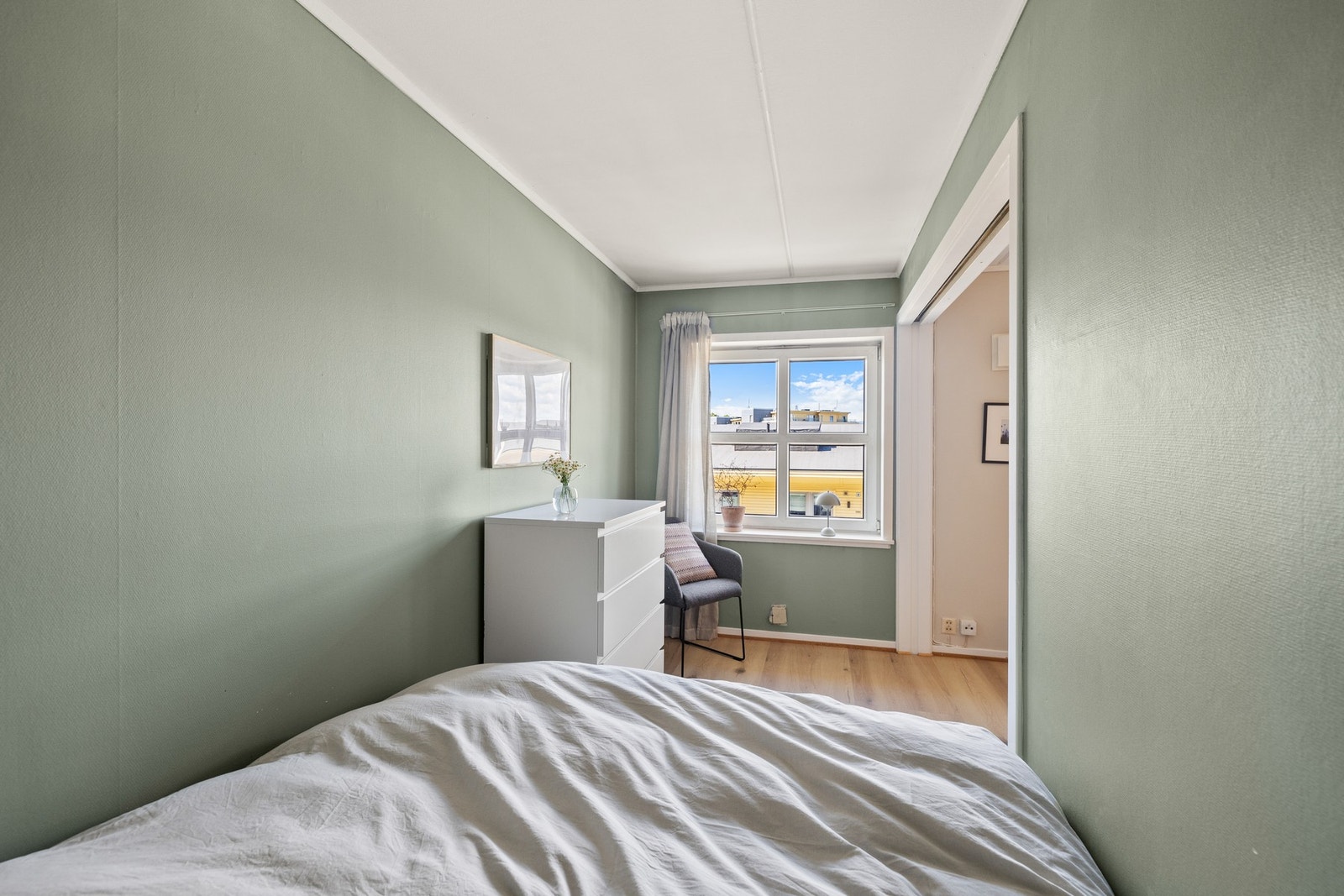 Soverommet har plass til en 150 cm bred seng. Galleribilde