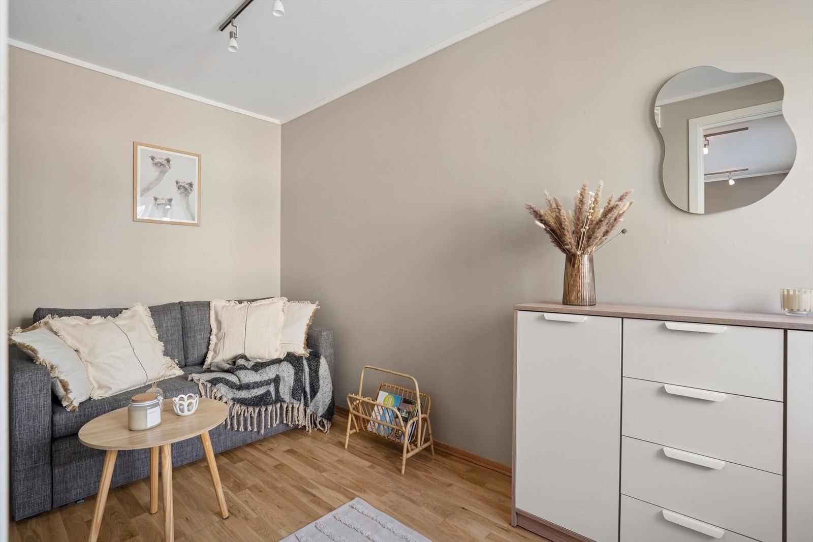 Det andre soverommet passer fint både som barnerom, gjesterom eller kontor. Galleribilde