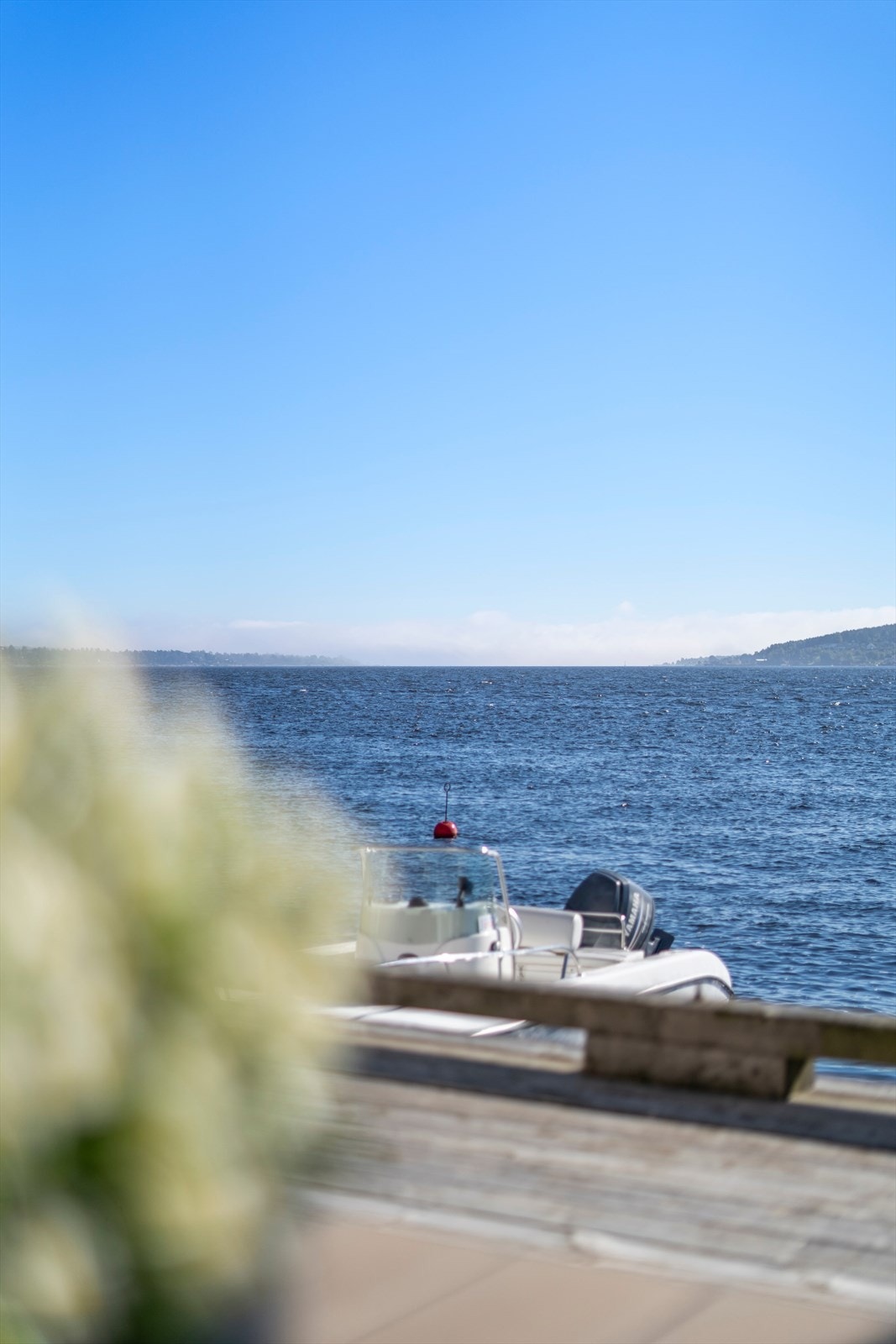 Beliggenheten her gir tilgang på en rekke aktiviteter sommerstid, enten du liker å bade, sole deg, padle eller kjøre båt eller vannscooter. Galleribilde