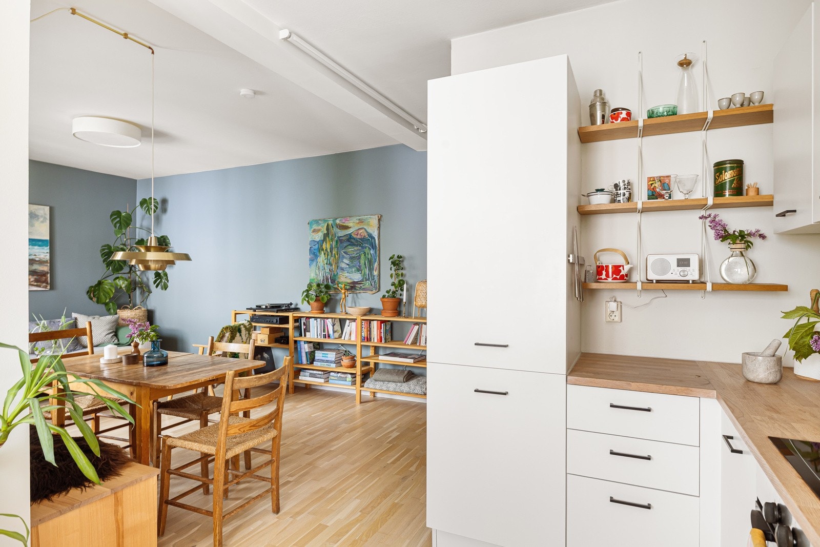 Alle hvitevarer medfølger salget. Galleribilde