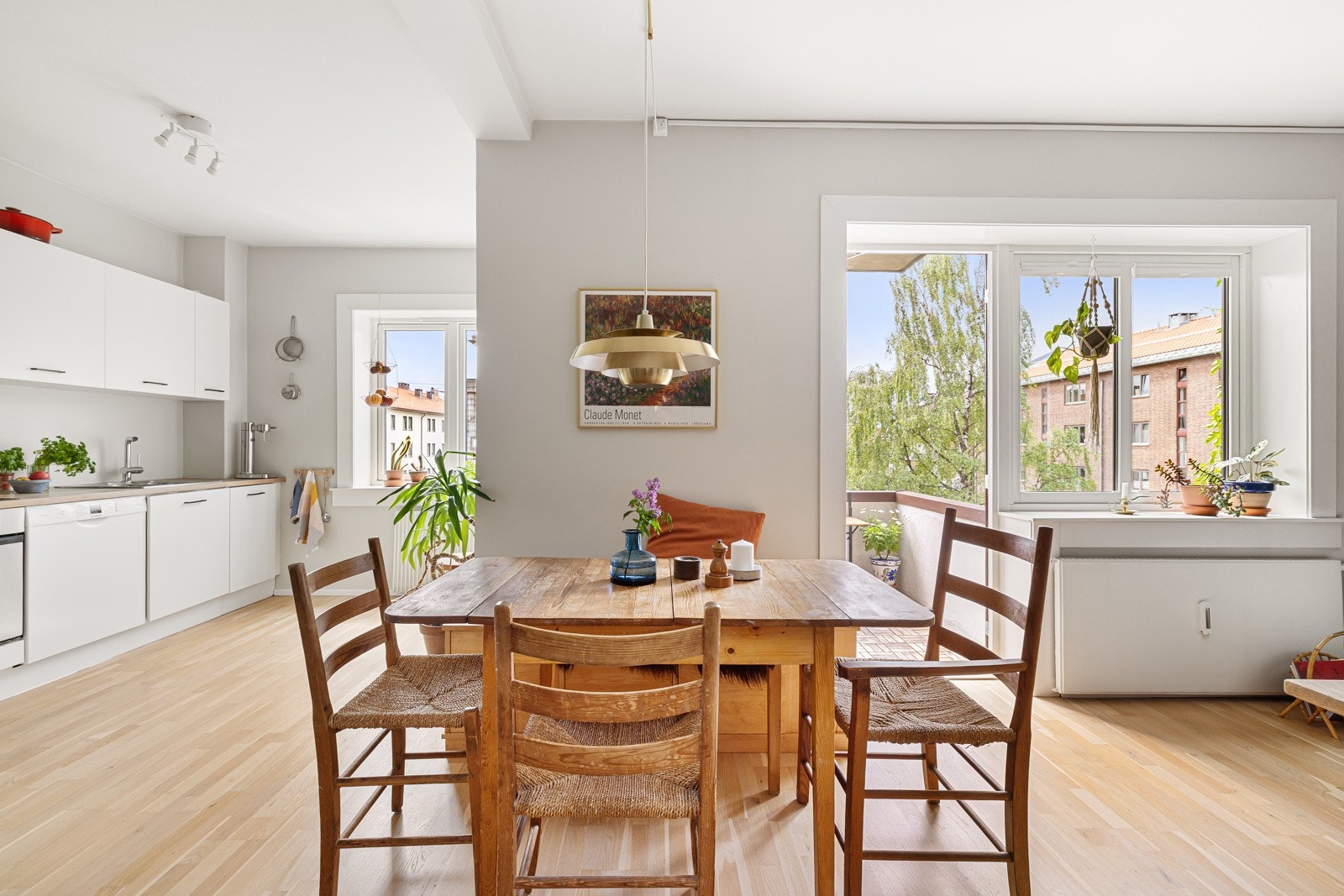 Se som lyset virkelig kommer inn i oppholdsrommet. Galleribilde