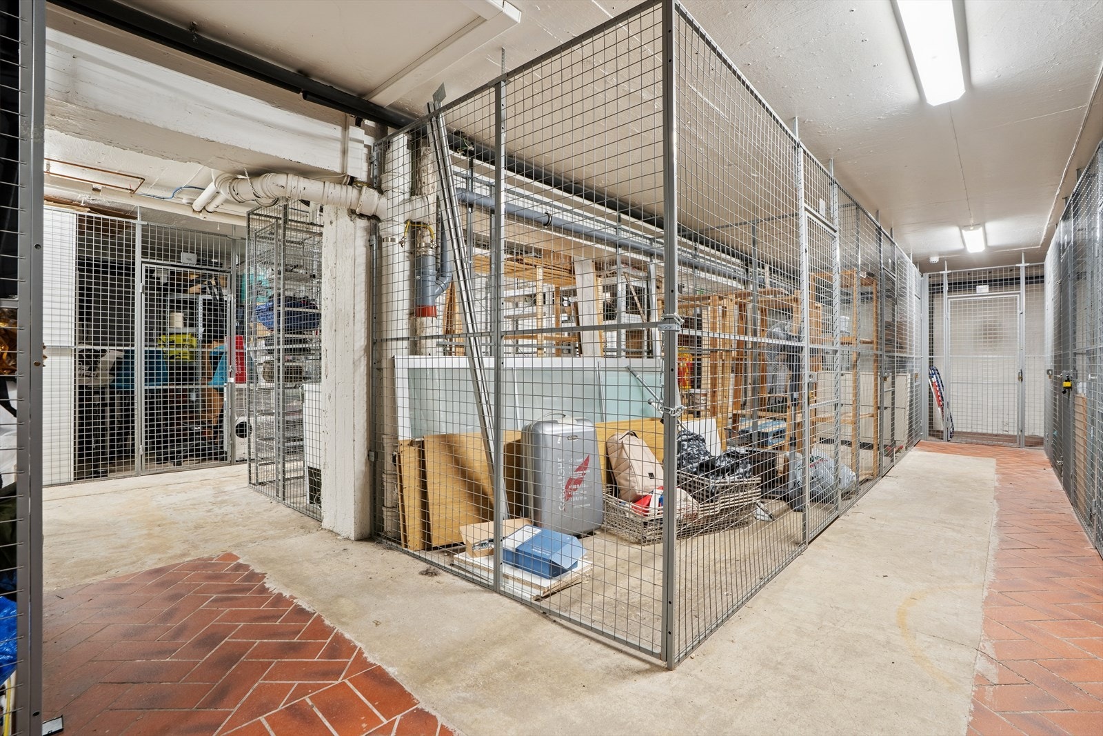Andelen disponerer en kjellerbod. Galleribilde