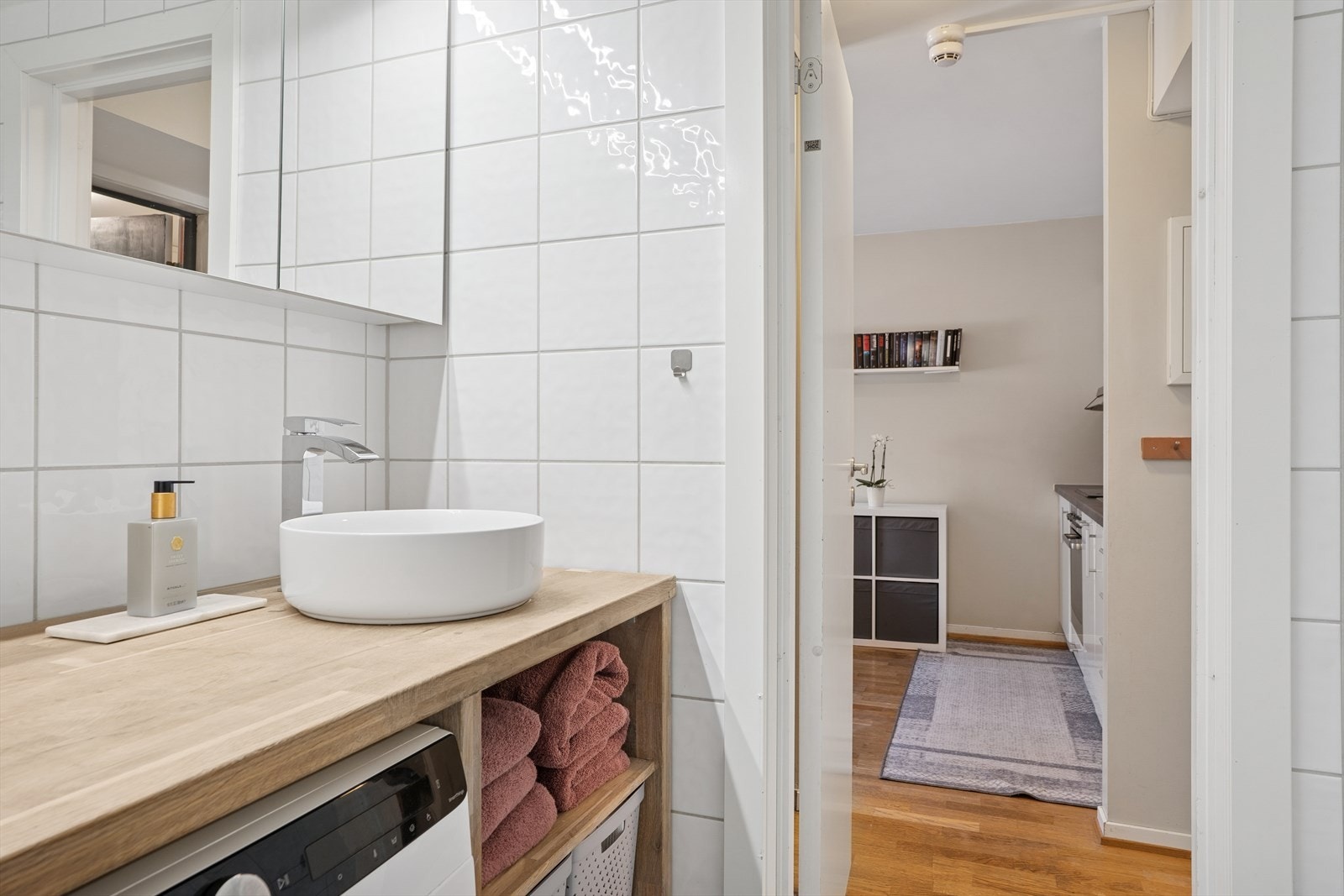 Flislagt baderom som har gulvvarme. Galleribilde