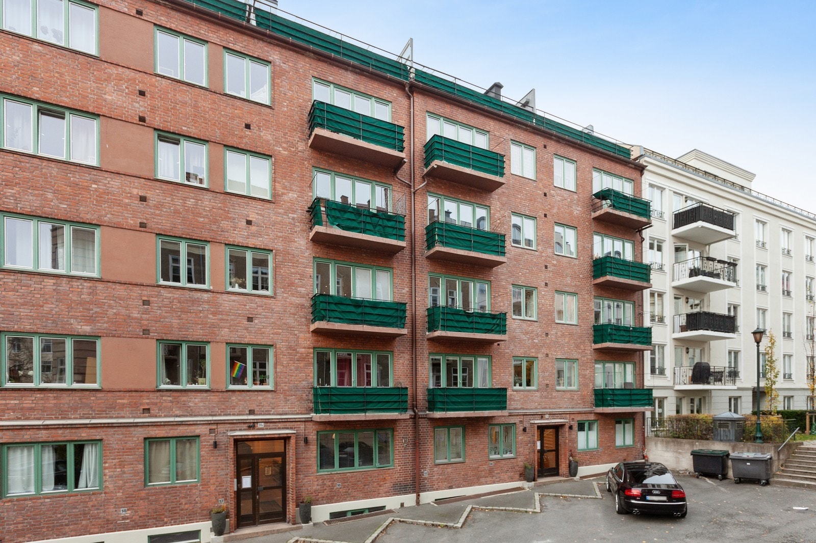 Fasade fra hovedinngang Galleribilde