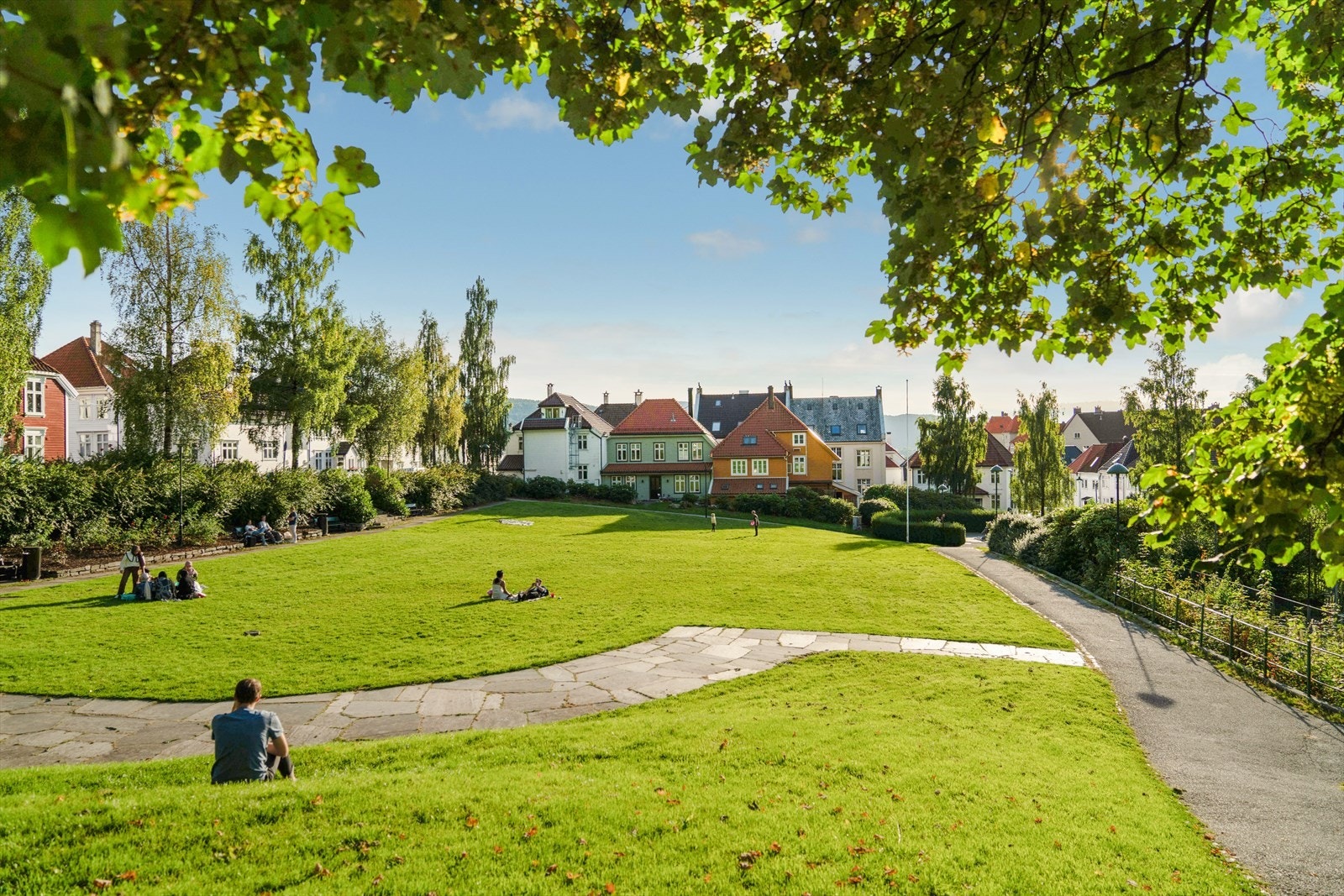 Nærormådet byr på flere vakre parkanlegg som Meyermarken bydelspark. Galleribilde